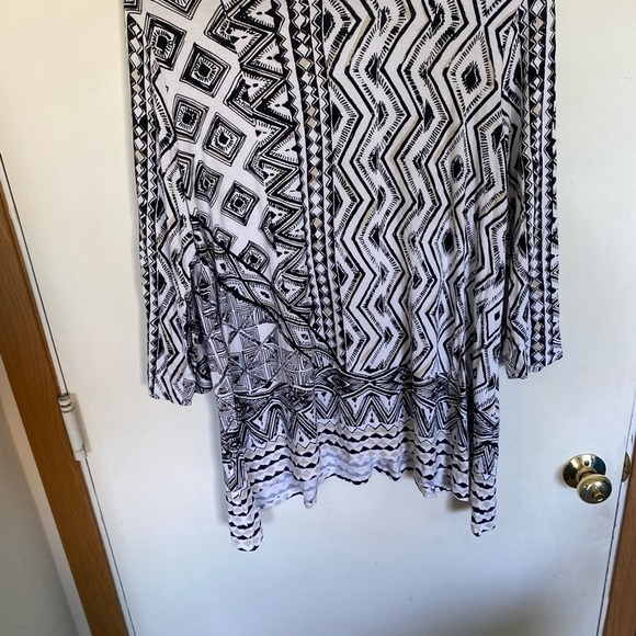 Zenergy by Chicos size 2 rayon/spandex blend top - Picture 2 of 6